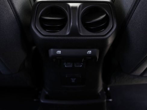 Used 2025 Jeep Wrangler Unlimited Sahara w/ Safety Group AWD/4WD image 39