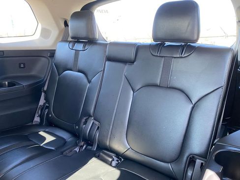 Certified 2023 Honda Pilot Touring image 18