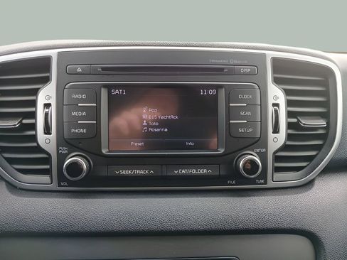 Used 2018 Kia Sportage LX image 14