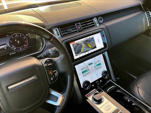 Used 2021 Land Rover Range Rover Base image 31