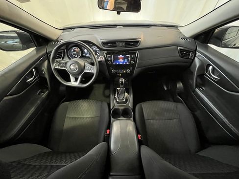 Used 2020 Nissan Rogue SV image 12