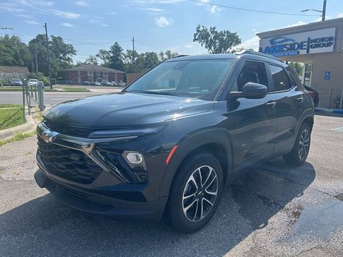 Used 2026 Chevrolet TrailBlazer LT FWD image 1