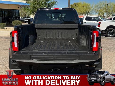 Used 2025 Ford F450 Platinum w/ FX4 Off-Road Package image 6