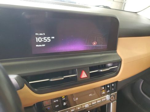 Certified 2024 Kia Seltos EX FWD image 28