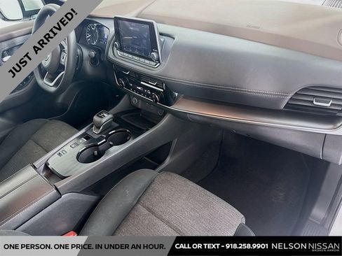 Certified 2022 Nissan Rogue SV image 27