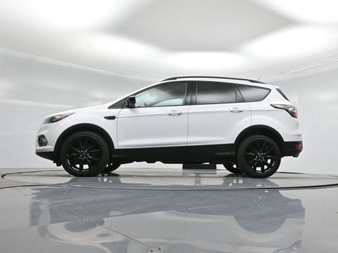 Certified 2018 Ford Escape SE w/ SE Sport Appearance Package image 8