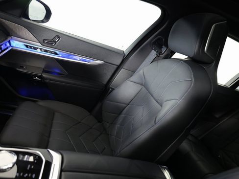 Used 2023 BMW i7 xDrive60 image 45