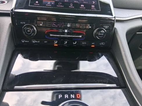 Used 2025 Jeep Grand Cherokee Altitude AWD/4WD image 23