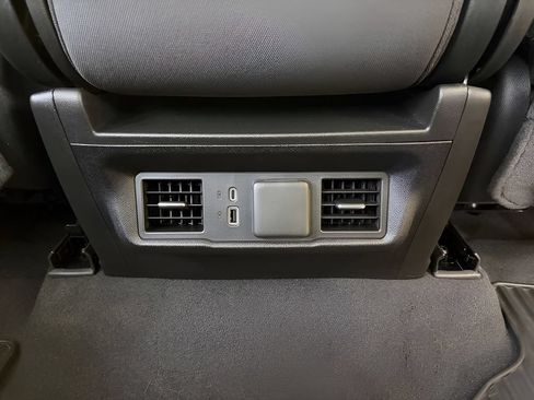 Used 2024 Chevrolet Silverado 1500 LT AWD/4WD image 8