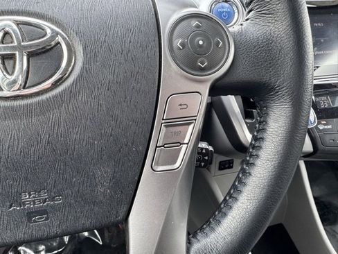 Certified 2017 Toyota Prius V Four image 27