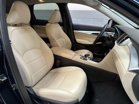 Used 2019 INFINITI QX50 Luxe image 9