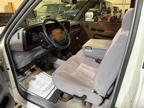 Used 1997 Dodge Ram 3500 Truck 4x4 Club Cab image 8