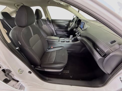 Used 2024 Nissan Sentra SV FWD image 29