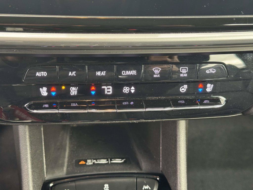 Used 2023 Chevrolet Bolt EUV LT w/ Convenience Package FWD image 27