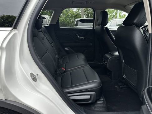 Certified 2024 Lincoln Corsair AWD image 37