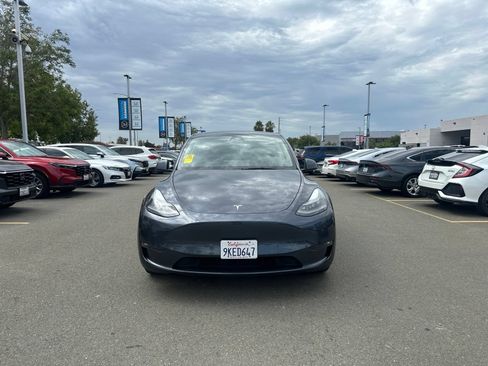 Used 2023 Tesla Model Y 2WD image 1