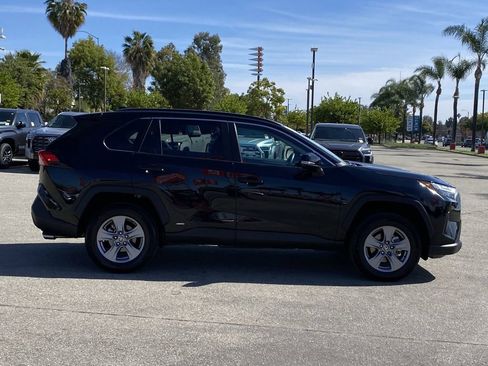 Used 2025 Toyota RAV4 XLE image 43