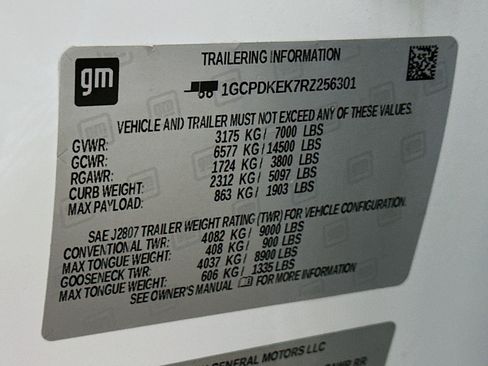 Used 2024 Chevrolet Silverado 1500 LT AWD/4WD image 12