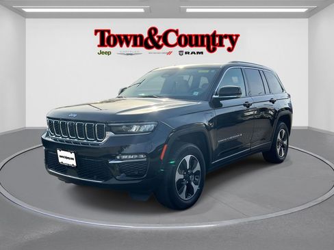 Used 2023 Jeep Grand Cherokee 4xe w/ Luxury Tech Group II image 3