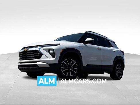 Used 2025 Chevrolet TrailBlazer LT FWD image 1