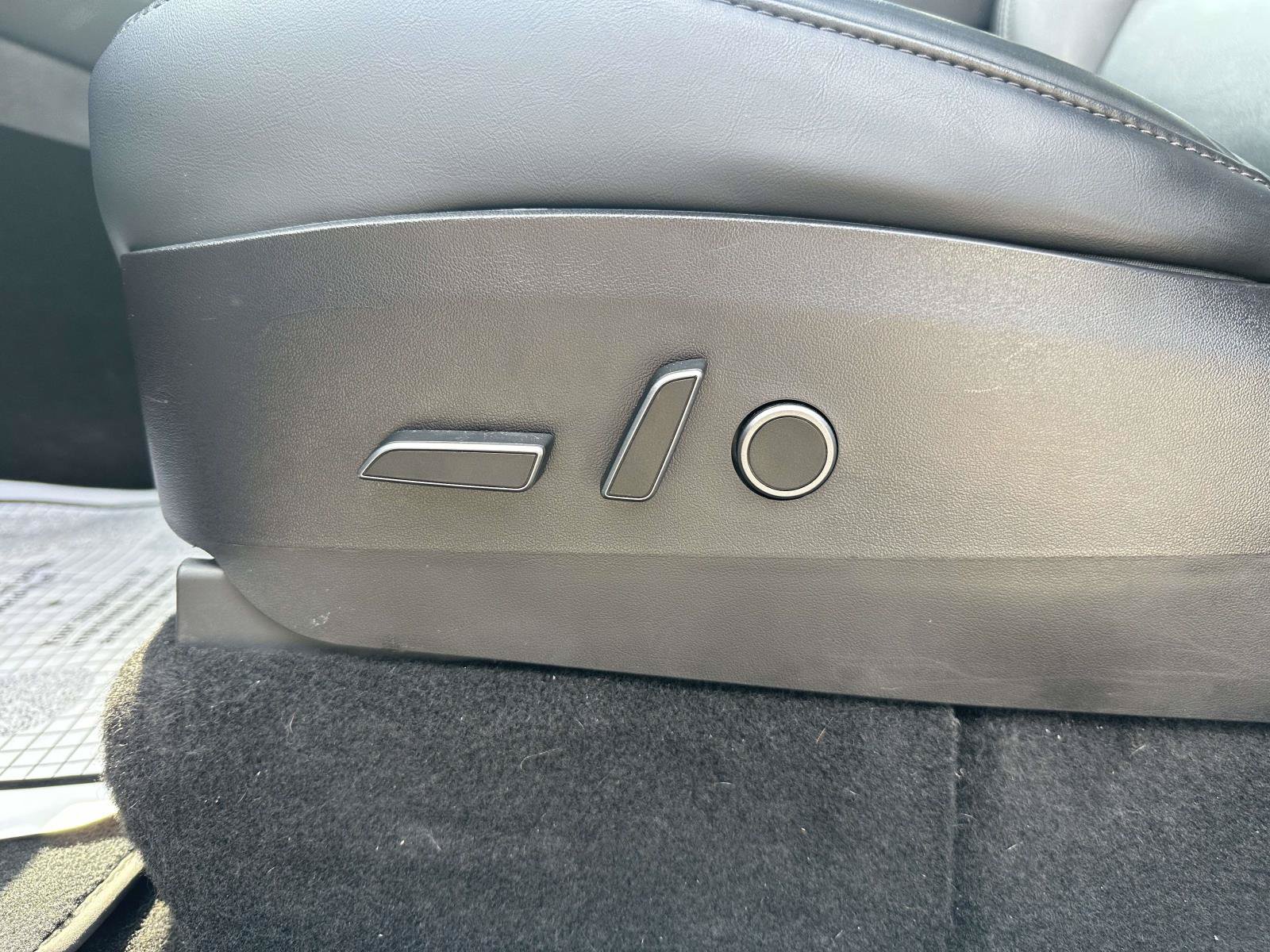 Used 2021 Tesla Model Y Long Range AWD/4WD image 16