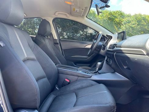 Used 2017 MAZDA MAZDA3 Sport w/ Preferred Equipment Package FWD image 23