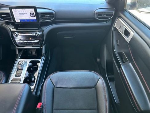 Used 2023 Ford Explorer ST-Line image 13