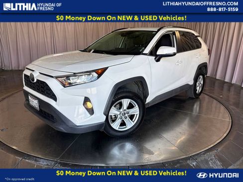 Used 2019 Toyota RAV4 XLE w/ Carpet Mat Package AWD/4WD image 1