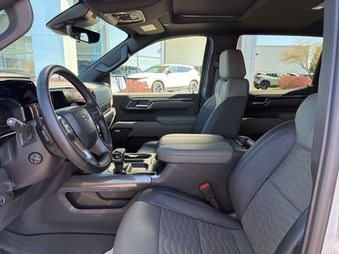 Used 2024 Chevrolet Silverado 1500 ZR2 w/ Technology Package AWD/4WD image 11