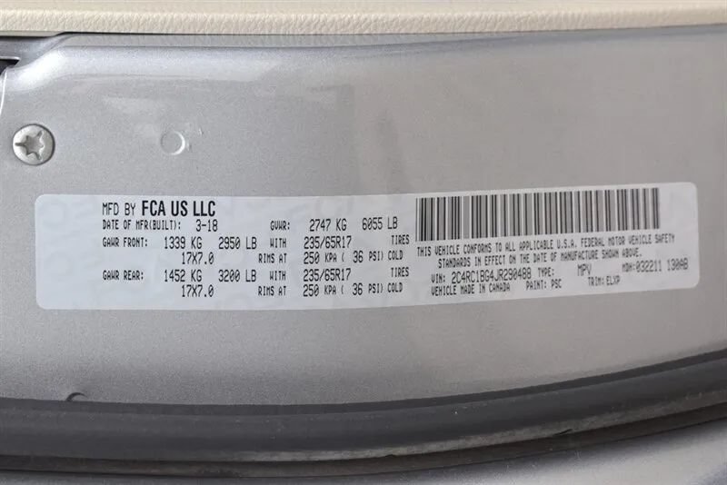 Used 2018 Chrysler Pacifica Touring-L FWD image 33