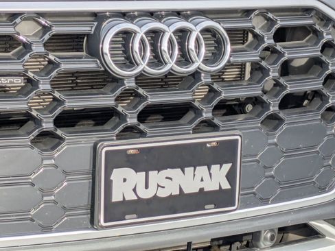 Used 2023 Audi Q5 e Premium w/ Convenience Package image 26