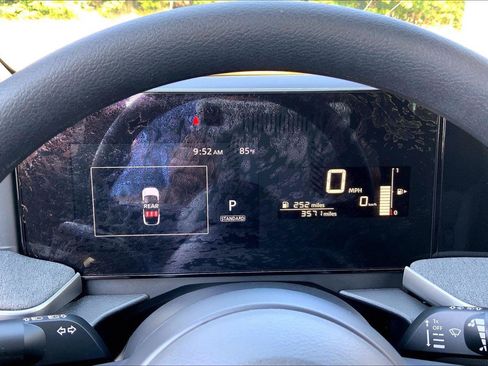 Used 2025 Nissan Kicks SV FWD image 18