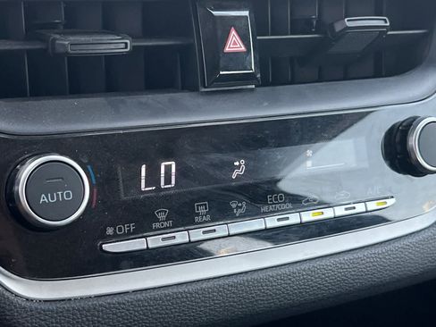 Used 2025 Toyota Corolla LE FWD image 21