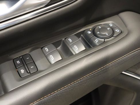 Used 2022 GMC Yukon AT4 w/ Technology Package AWD/4WD image 28