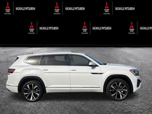 Used 2024 Volkswagen Atlas SEL Premium R-Line AWD/4WD image 3