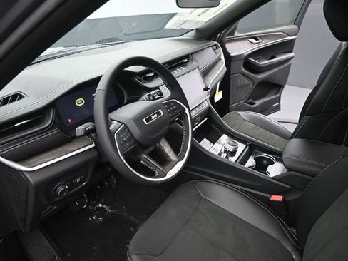 New 2026 Jeep Grand Cherokee L 4WD image 9