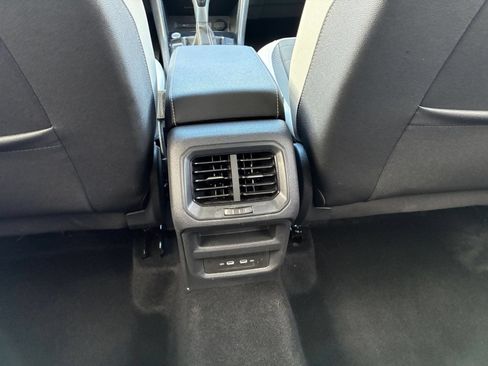 Used 2026 Volkswagen Taos SE FWD image 19
