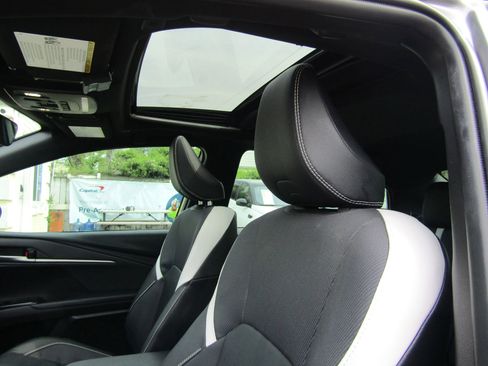 Used 2026 Toyota Camry SE w/ Multimedia Upgrade Package image 23