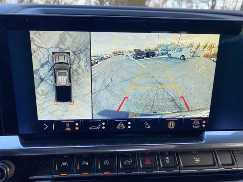 Used 2024 Chevrolet Silverado 1500 High Country w/ Technology Package image 29