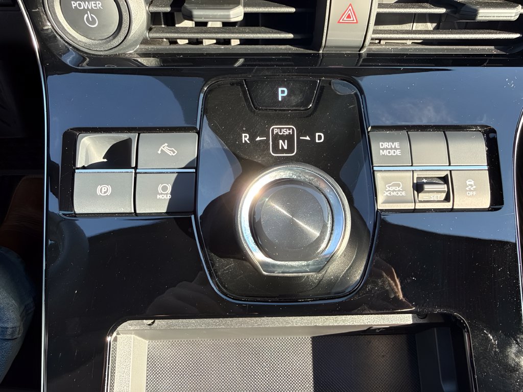 Used 2024 Subaru Solterra AWD/4WD image 28