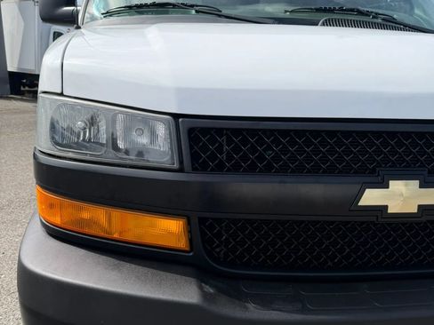Used 2019 Chevrolet Express 2500 RWD image 13