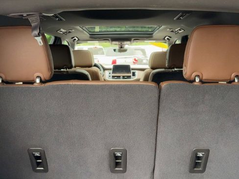 Used 2021 Chevrolet Tahoe High Country w/ Premium Package image 13