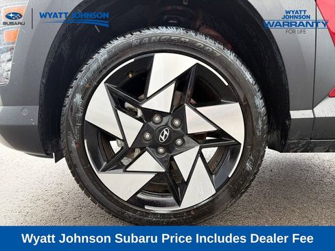 Used 2024 Hyundai Kona Limited AWD/4WD image 3