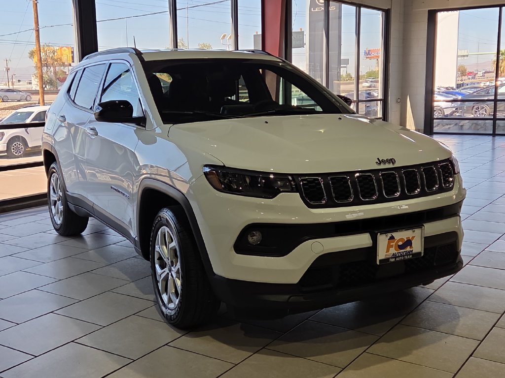 Used 2026 Jeep Compass Latitude AWD/4WD image 5