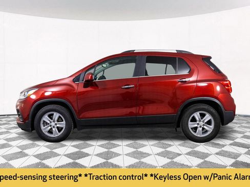 Used 2019 Chevrolet Trax LT w/ LT Convenience Package image 13