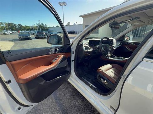 Used 2023 BMW X7 xDrive40i w/ Premium Package AWD/4WD image 10