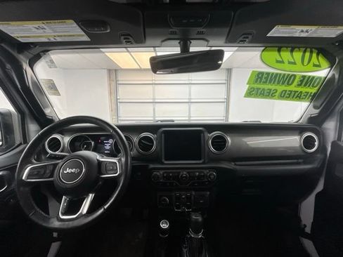 Used 2022 Jeep Wrangler Unlimited Sahara w/ Dual Top Group AWD/4WD image 4