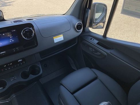 New 2026 Mercedes-Benz Sprinter 2500 image 4