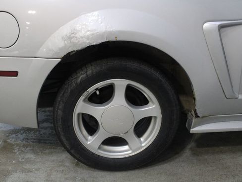 Used 2003 Ford Mustang Coupe RWD image 21