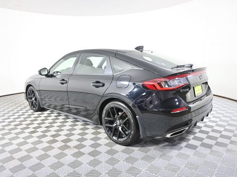 Used 2022 Honda Civic Sport Touring image 4